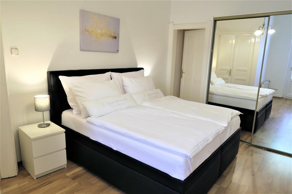 Old Town Square Superior Apartments - Valentin ปราก ภายนอก รูปภาพ